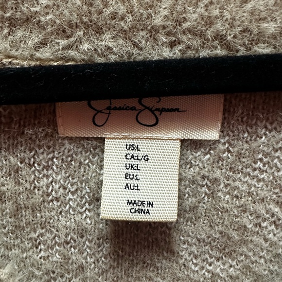 Leapord top - Picture 3 of 3